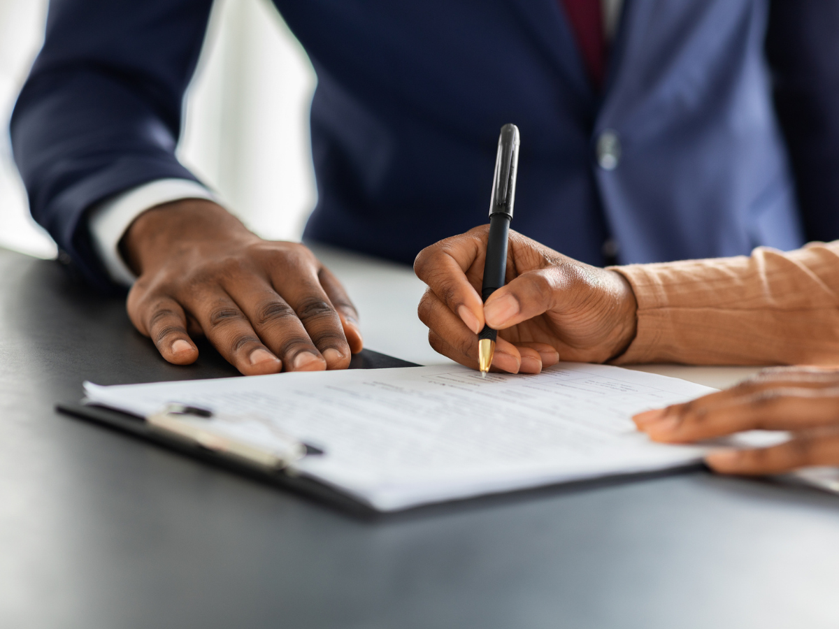Signing a lease with landlord and tenant